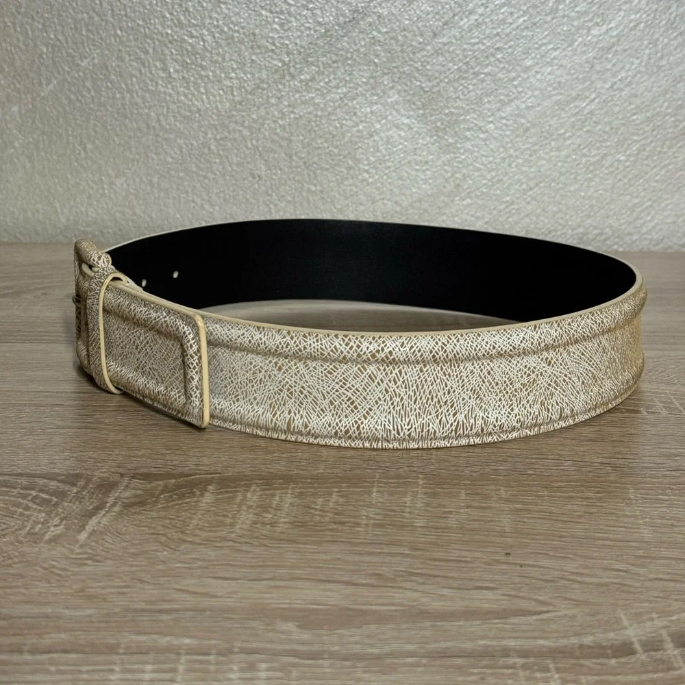 WCM New York White/Tan Structured Embossed Wide Leather Belt and Buckle SizeS